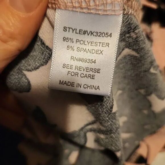 Adrienne Vittadini Ladies Pink & Black Floral Ruched Elbow Sleeve Blouse - Size - Picture 7 of 9